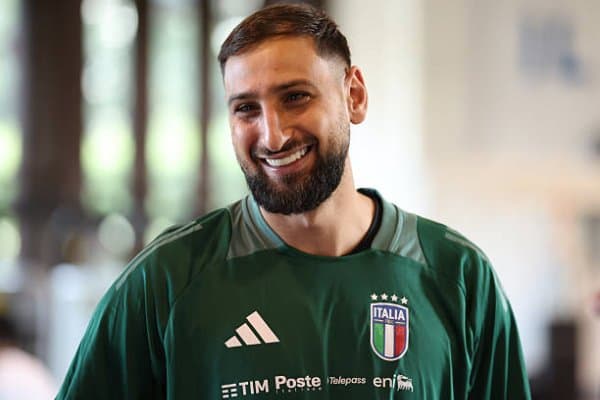 Пол Скоулз Доннарумманинг "Манчестер Сити"га ўтишига шубҳа билан қаради!