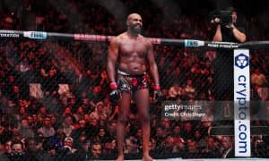 Жон Жонс: "Бу воқеа карьерамни нормал якунлашга тўсқинлик қилди"