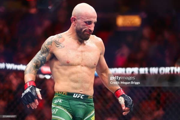 UFC собиқ жангчиси: "Волкановскини беш раундлик жангда енга оладиган рақибни кўрмаяпман"