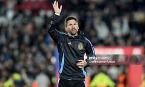 Месси аргентиналик мухлислар билан хайрлашди