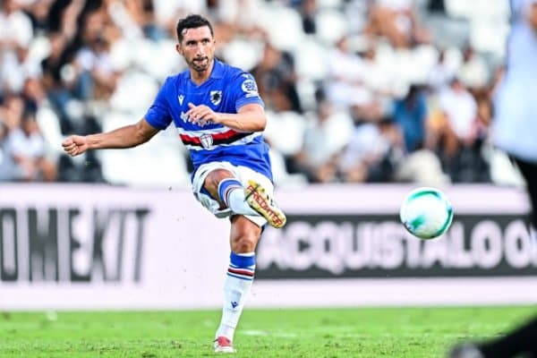 “Сампдория” футболчиси ўн марта пичоқ урилган қизни ўлимдан қутқариб қолди