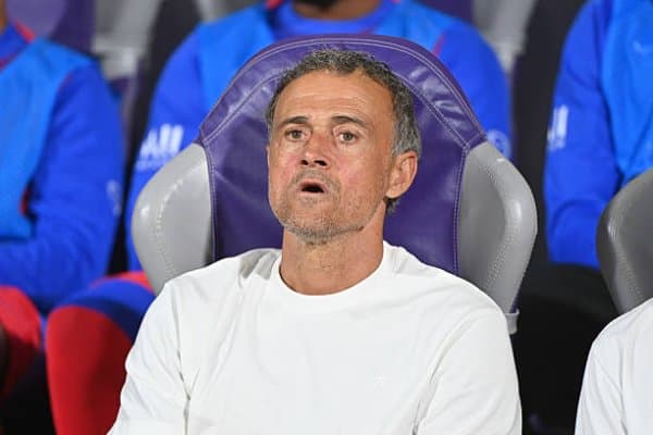 Луис Энрике велосипеддан йиқилиб, жароҳат олди ва операция қилинади!