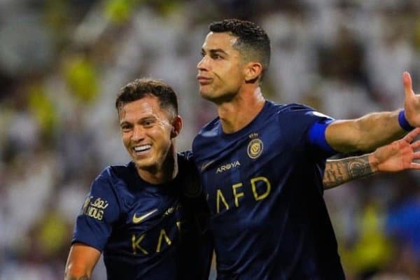 "Ан-Наср" португалиялик футболчисини билан хайрлашади