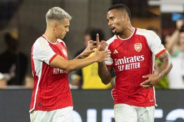 Суперклуб икки юлдуздан воз кечди