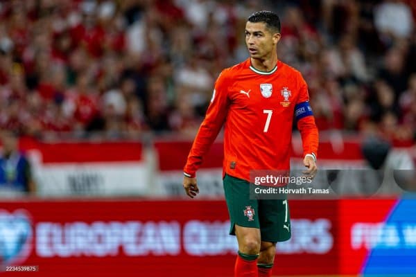 Роналду "Барча даврларнинг энг яхши футболчиси" совринини қўлга киритди 