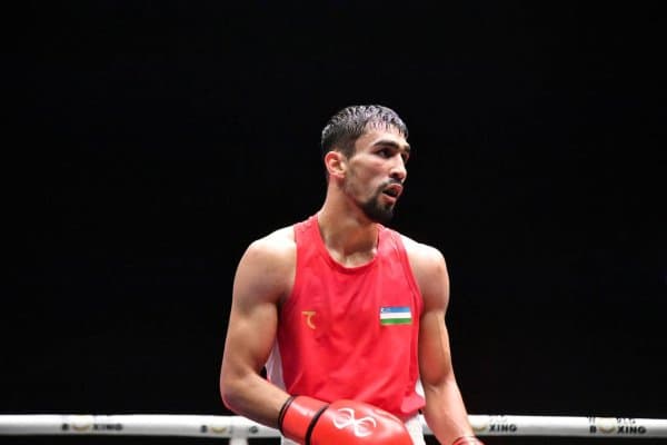 Абдумалик Халаков иштирокидаги жанг 2-раундда якунланди