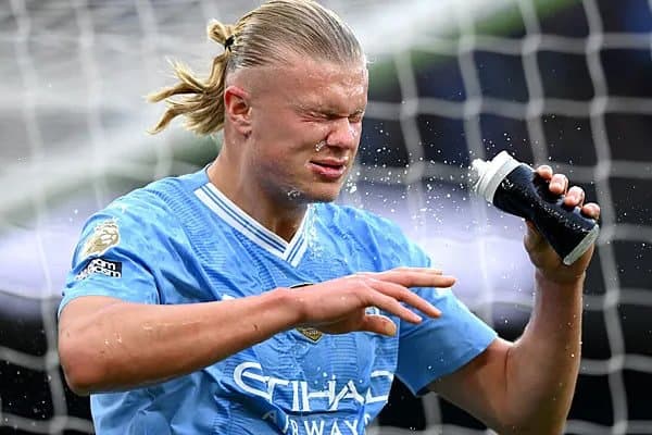 Холанд жамоага ким етишмаётганини айтди