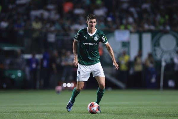 Бразилиялик ёш ҳимоячига 3 та гранд клуб курашади