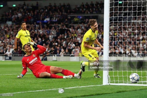 ЕЧЛ. "Тоттенхэм" автогол эвазига мағлуб бўлди (Видеошарҳ)