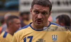 Александр Усик Рикарду Куарежма, Луиш Нани ва Петр Чех каби юлдузлар билан бир майдонда тўп тепди