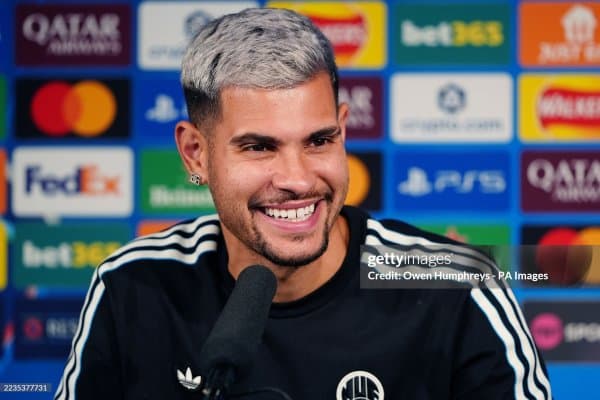 Гимараэс: "Барса" мени футболга ошно қилган