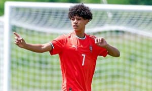 Кичик Криштиану қайси клуб билан шартнома имзолайди?