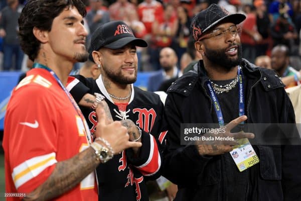 Неймар яна жароҳат туфайли сафдан чиқди