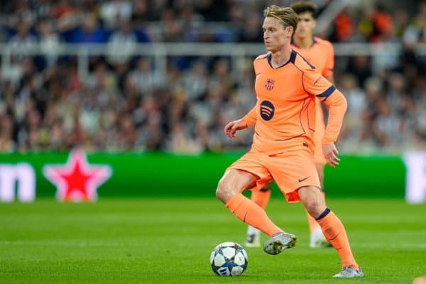 Деку: "Де Йонг билан музокаралар олиб боряпмиз"