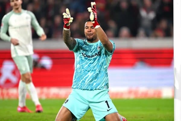 Пенальтидан гол ўтказмайдиган дарвозабон пайдо бўлди