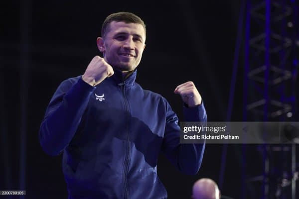 Исроил Мадримов: "Дмитрий Бивол билан жанг Теренс Кроуфорд учун ортиқчалик қилади" 