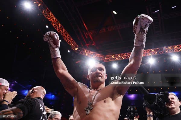 Александр Усик ММА да жанг ўтказмоқчи!