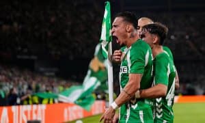 Антони: "Голимни ўғлим ва акамга бағишлайман"