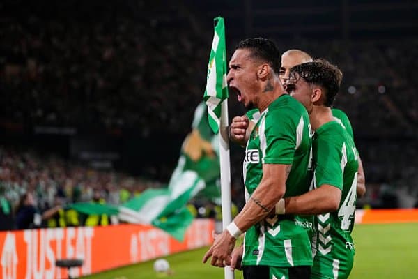 Антони: "Голимни ўғлим ва акамга бағишлайман"