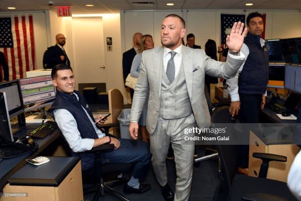 Конор Макгрегор Оқ Уйдаги UFC турнирида жуда катта гонорар олиши мумкин