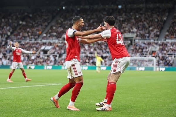 АПЛ. "Арсенал" сўнгги дақиқаларда камбэк амалга ошириб, ғалабани илиб кетди