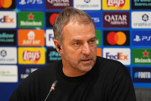 Флик: "Барселона" Чемпионлар лигаси учун курашади"