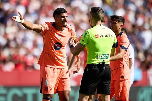 “Барса” мағлубиятдан кейин хато қилган машҳур ҳимоячини сотиб юборадиган бўлди