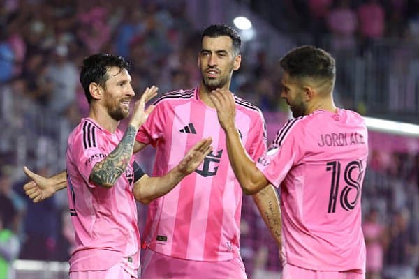 Месси: "Энди менга ким пас беради, Жорди?"