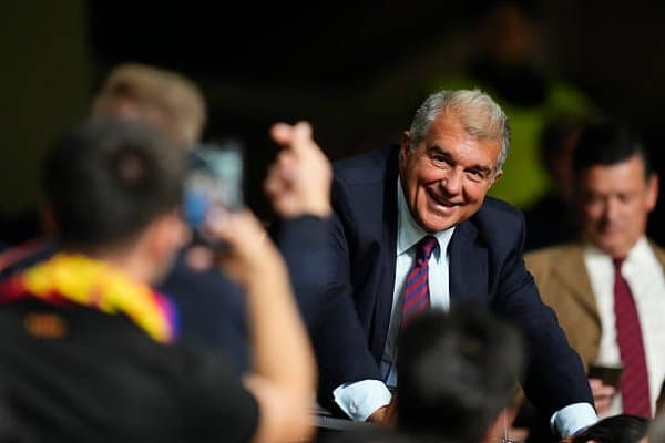 Лапорта АҚШдаги "Вильярреал" билан ўйин ҳақида гапирди