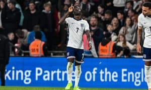 Сака "Арсенал" футболчилари орасида Англия терма жамоасидаги энг яхши тўпурарга айланди