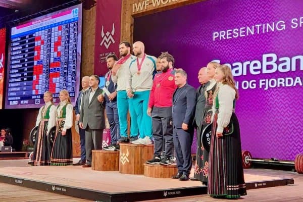 Оғир атлетика. Акбар Жўраев олтин, Руслан Нуриддинов бронза медалини қўлга киритди