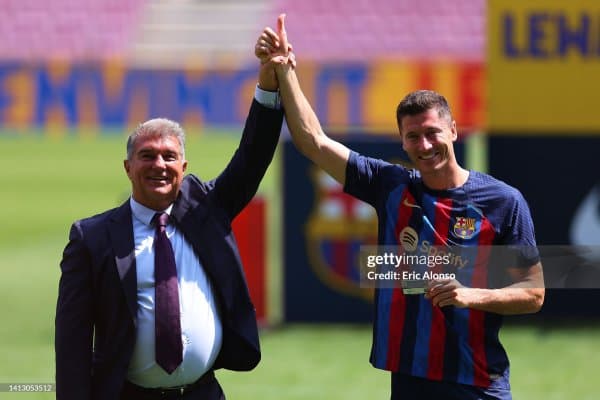 "Барселона" Левандовскига ўринбосар топди