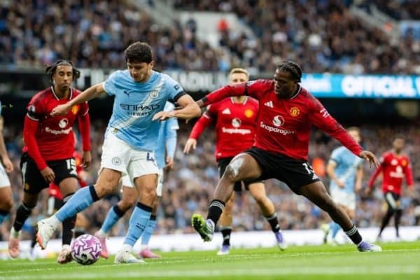 Мана шу мураббий келса, Манчестерни ёндиради