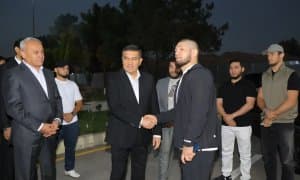 Хабиб Нурмагомедов Ўзбекистонга ташриф буюриб, спортчиларга маслаҳатлар берди