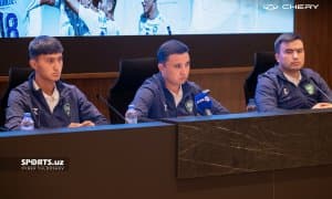 Ўзбекистон U17 терма жамоаси бош мураббийи Ислом Исмоилов иштирокидаги матбуот анжуманидан фотогалерея!