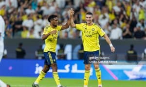 Роналду ҳеч бир футболчи қилмаган ишни қилди!