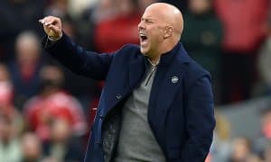 Арне Слот ҳали ҳеч қачон бунақа шарманда бўлмаган эди...