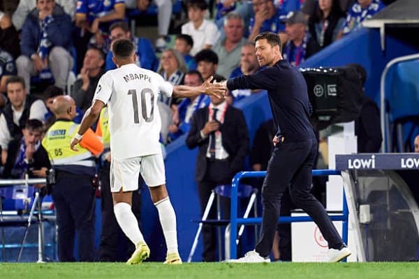 Алонсо: "Мен "Реал" Мбаппега боғлиқ деб айтмайман"