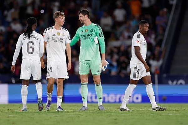 "Реал Мадрид"нинг яна бир ҳимоячиси жароҳати сабаб "Барселона"га қарши учрашувни ўтказиб юборади!