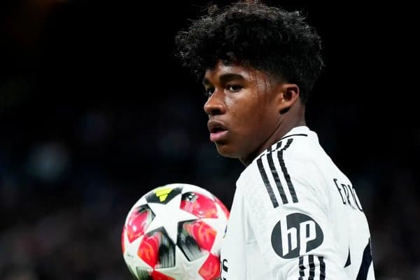 Эндрик Ла Лигада қолиши мумкин