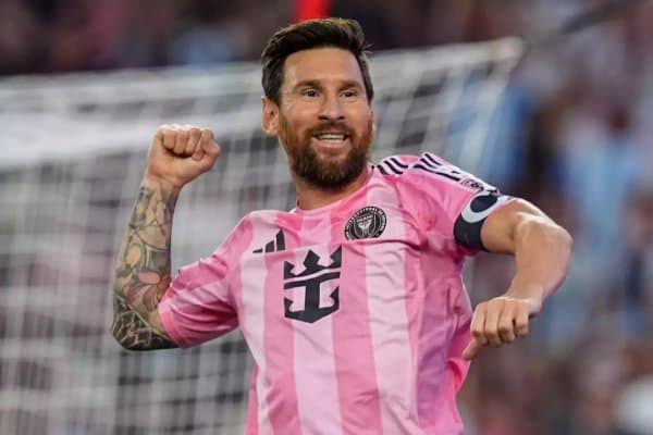 “Барса” суперюлдузи Мессининг ёнига боради