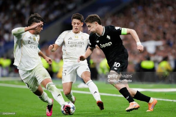 "Ювентус" футболчиси грандлар диққат марказида турибди