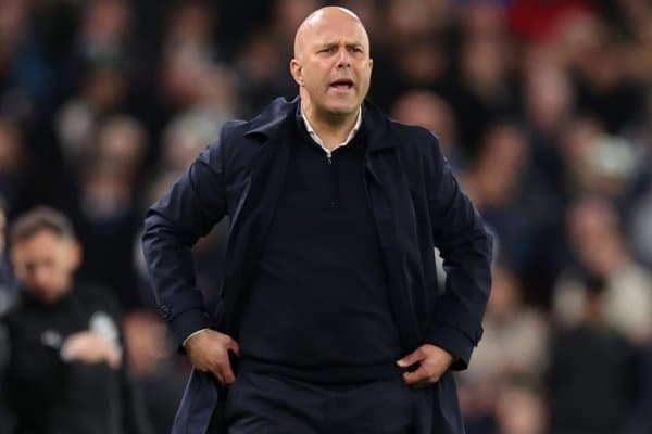 Арне Слот “Ливерпуль”нинг аламли мағлубиятига ким айбдор эканини айтди