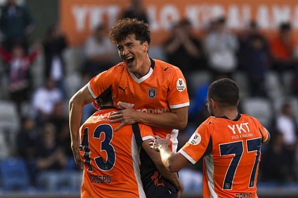 Туркия Суперлигаси. Шомудоров дубль қилган учрашувда "Истанбул Башакшеҳир" йирик ҳисобда зафар қучди 