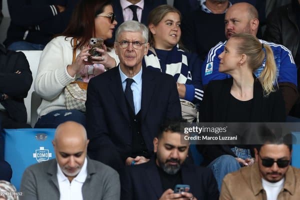 Венгер: "Барса "тишсиз бўри"га айланиб қолди"