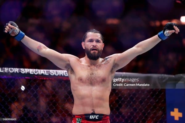 Айни дамда UFC нинг энг яхши жангчиси ким?