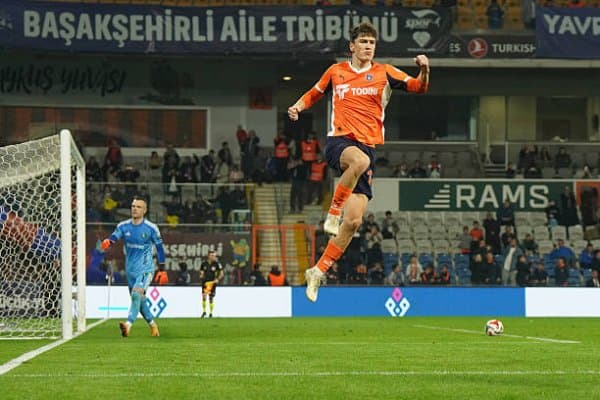 Элдор Шомуродов голлар уришда давом этадими? 