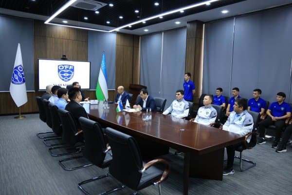ЎФФ президенти футзал бўйича миллий терма жамоа аъзолари билан учрашди 