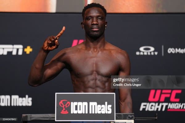 "UFC Fight Night 263" турнирининг иштирокчилари тарозидан ўтди