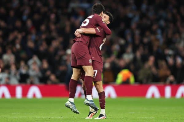 Гвардиола икки ҳимоячини алоҳида эътироф этди